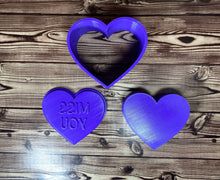 Load image into Gallery viewer, Emoji Miss You Flat Heart Bath Bomb Mold