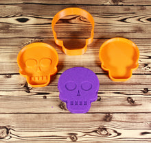 Load image into Gallery viewer, Skull Bath Bomb Mold Press